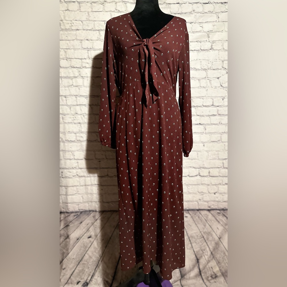 All in favor size M maxi dress V neck long sleeve